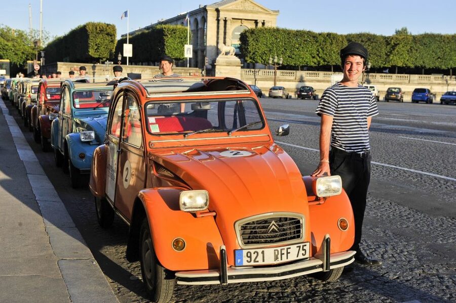 Paris: Private little-known places tour in Citroën 2CV 2h - Who this tour fits best (and who should think twice)