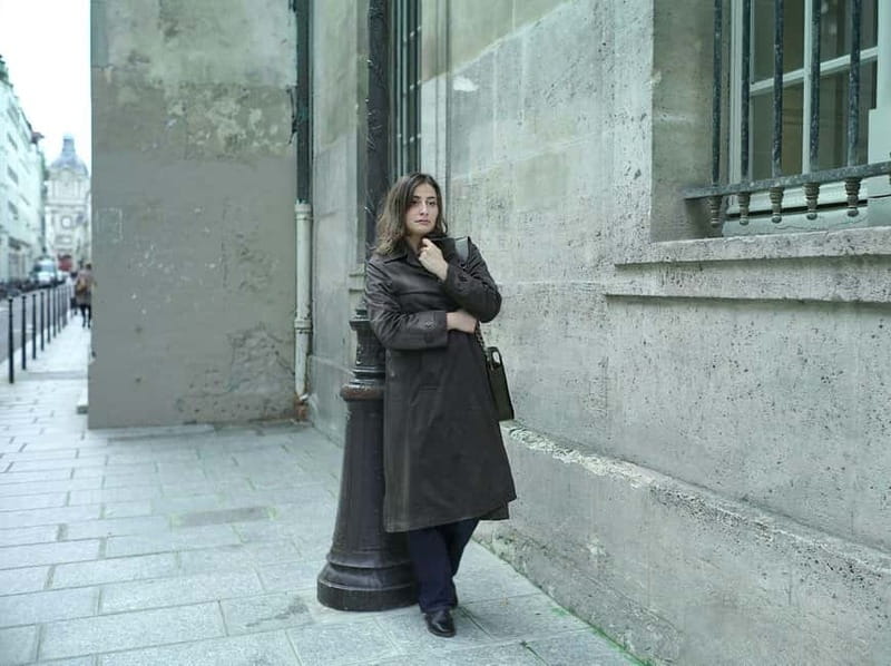 Paris: Private Marais District Photoshoot Plus 1 Polaroid - Meeting up near Carnavalet: find the camera and the green bag