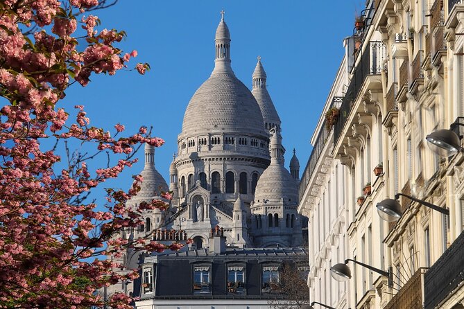 Paris Private Montmarte Tour : Sacre Coeur with Expert Guide - Getting Oriented Fast: Moulin Rouge, Amélie, and the Wall of Love