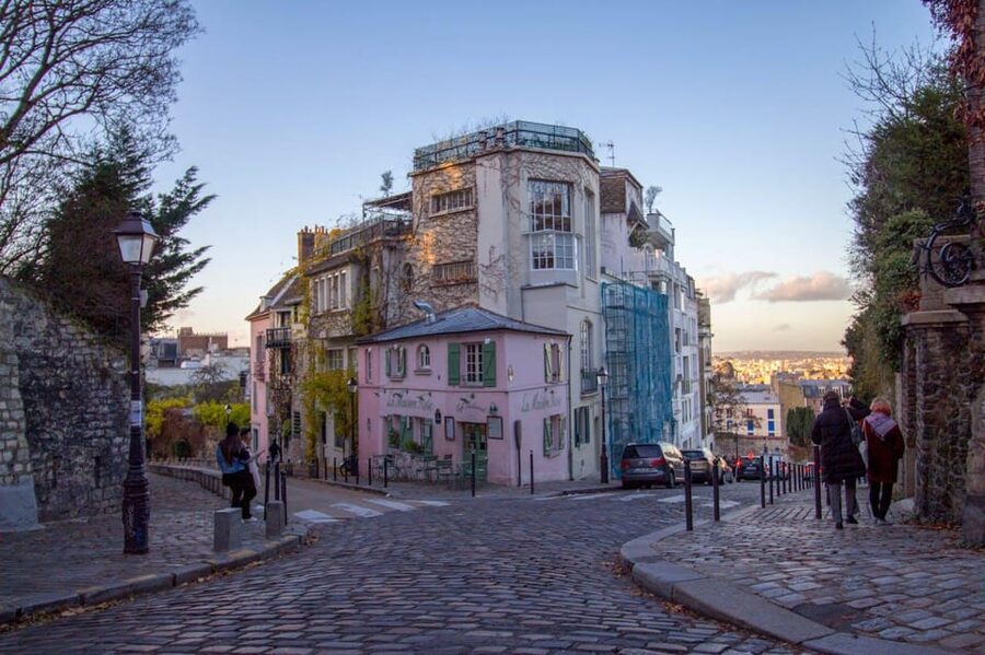Paris : Private Montmartre highlights Walking Tour - Who Should Book This Private Montmartre Highlights Tour