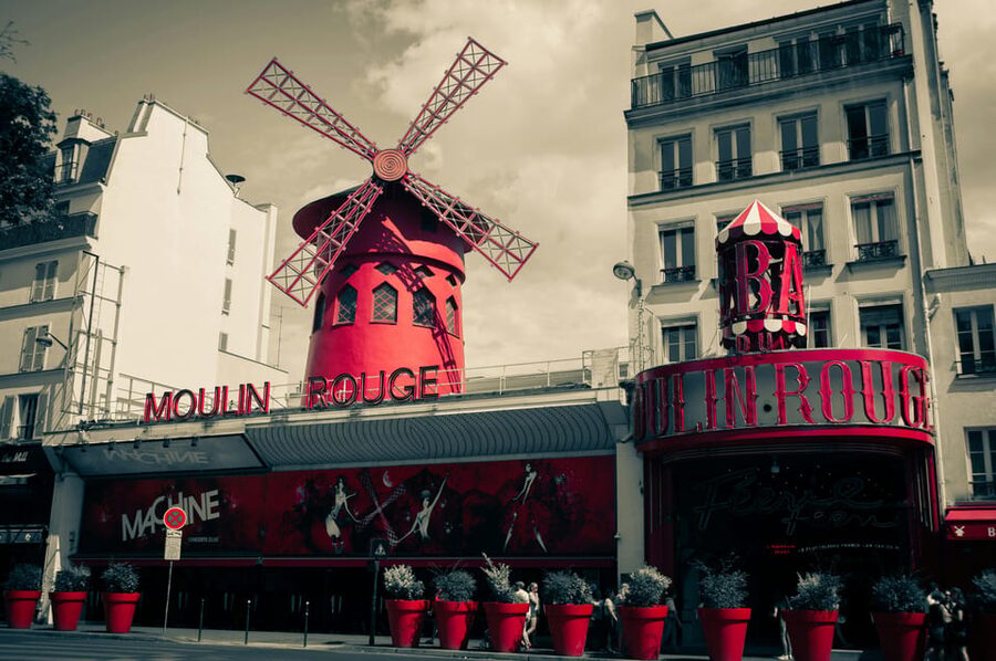 Paris : Private Montmartre highlights Walking Tour - Montmartre’s Hill Views: The Best Reason to Do This Walk
