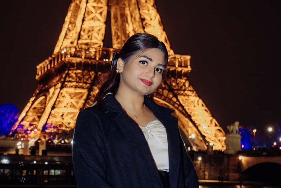 Paris: Private Photo Shoot in Two Locations - Pont de Bir-Hakeim: A Second Backdrop for New Energy