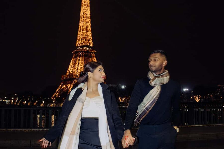 Paris: Private Photo Shoot in Two Locations - Photo Delivery: All Unedited + 10–20 Edited Images