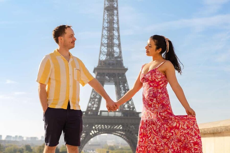 Paris: Private Photoshoot at the Eiffel Tower - Key things that make this Eiffel Tower shoot practical