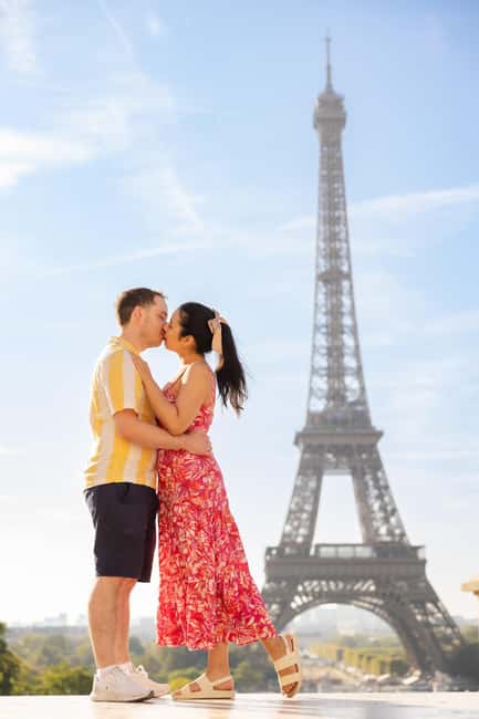 Paris: Private Photoshoot at the Eiffel Tower - Eiffel Tower photo stop: what you actually do with 30 minutes