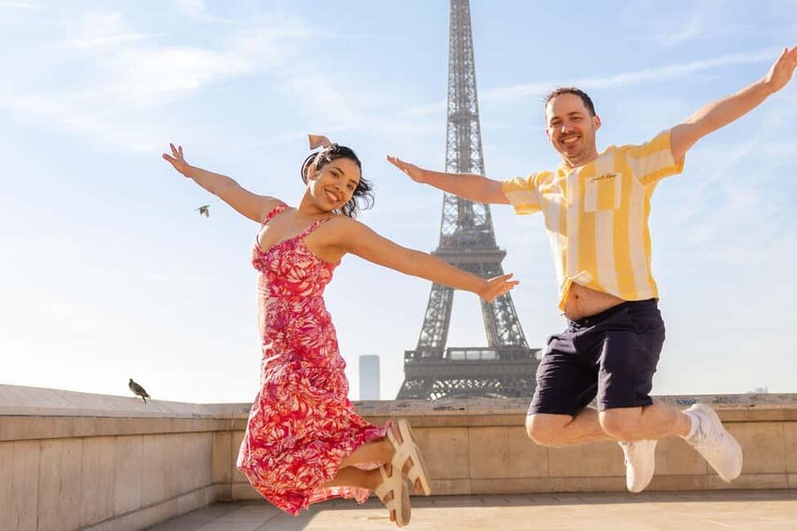 Paris: Private Photoshoot at the Eiffel Tower - Where you meet: 8 Port de Suffren and how to avoid chaos
