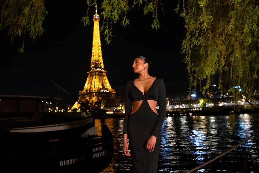 Paris: Private Photoshoot near any chosen Landmark - Meet your photographer and set your photo vision fast