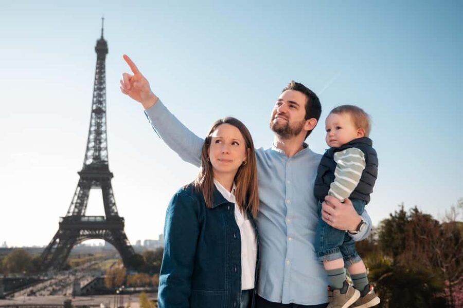 Paris: Private Photoshoot Near Eiffel Tower 55 Photos - Delivery That Actually Helps: 55 Edited Photos in 24 Hours