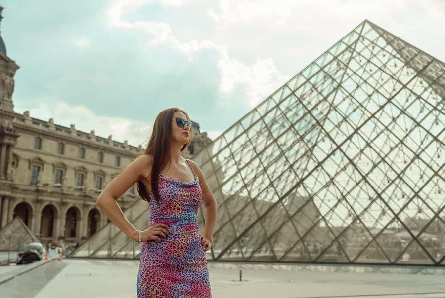 Paris: Private Photoshoot Outside the Louvre Museum - Private Photoshoot Outside the Louvre: Why This Idea Works