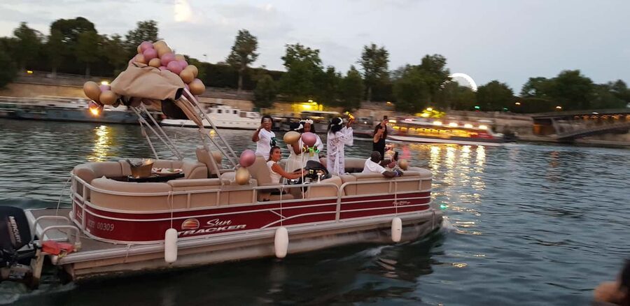 Paris: Private pontoon boat cruise on the Seine - Why this Seine cruise feels different (in a good way)