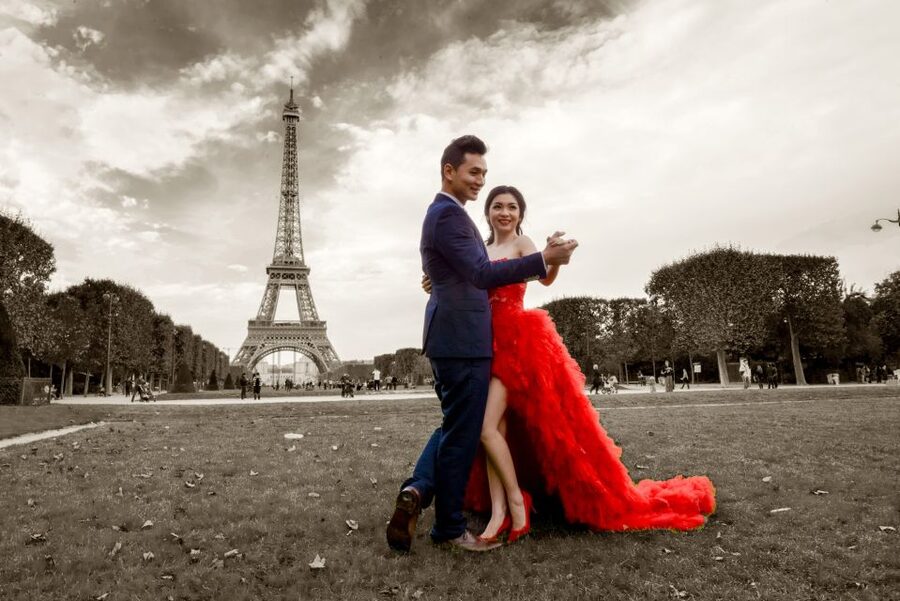 Paris: Private Professional Photo Shoot - Natural-Looking Results Happen Because Someone Guides You