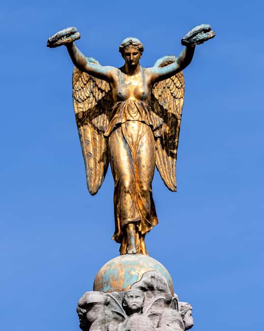 Paris: Private Seine River Cruise - Live Guides, Soft Drinks, and the Martin/Natasha Factor