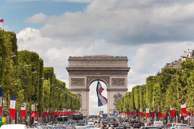 Paris Private Sightseeing Guided Tour by Electric Rickshaw - Notre-Dame, Louvre, Opera, Tuileries: A Classic Central Paris Sweep
