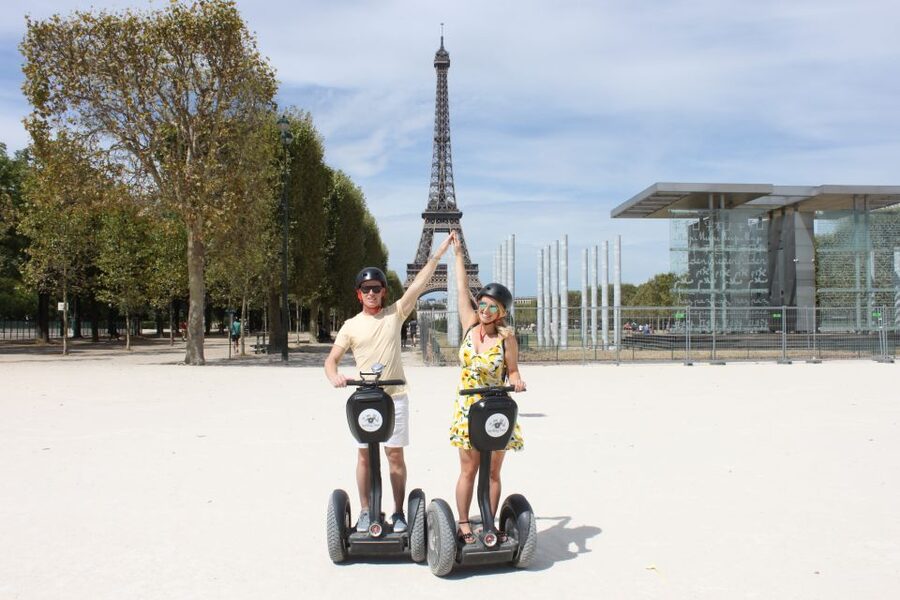 Paris: Private Sightseeing Segway Tour - Eiffel Tower moment: the payoff from Champ de Mars to the skyline