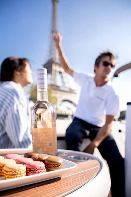 Paris: Private Small Boat Cruise with Rosé and Macarons - Timing: why an 8pm start can be a good plan