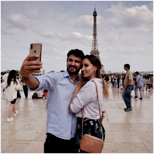 Paris: Private Tour by Chauffer-Driven Car - École-Militaire and the Eiffel Tower Base Drop-Off