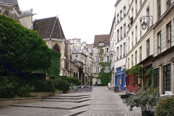 Paris Private Tour - Elegant and Luxury Tour Le Marais - Aperitif, lunch, or dinner in a recommended bistro