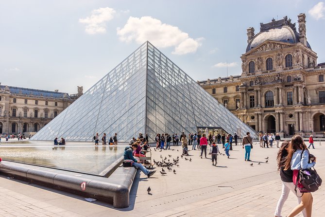 Paris Private Tour: Highlights, Top Quarters & Eiffel Tower - Fontaine Saint-Michel and Pont des Arts: Full Option Details That Add Flavor