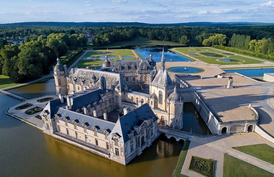 Paris: Private Tour of Domaine de Chantilly Ticket&Transfer - Small things to do before you go