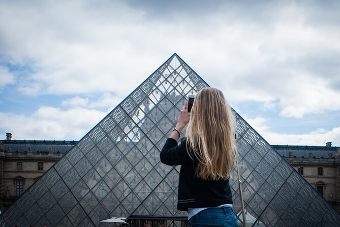 Paris Private Tour to Louvre Museum & French Crepes - Sainte-Chapelle and the Conciergerie: when Gothic turns visual