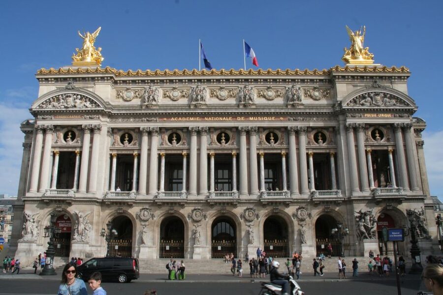 Paris: Private Tour with a Local Guide - Guide fit: local perspective, language options, and what that means for you
