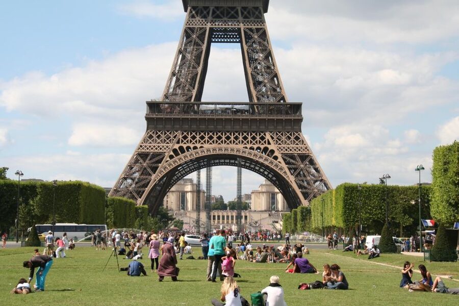 Paris: Private Tour with a Local Guide - Montmartre, Le Marais, and the big icons you’ll actually remember