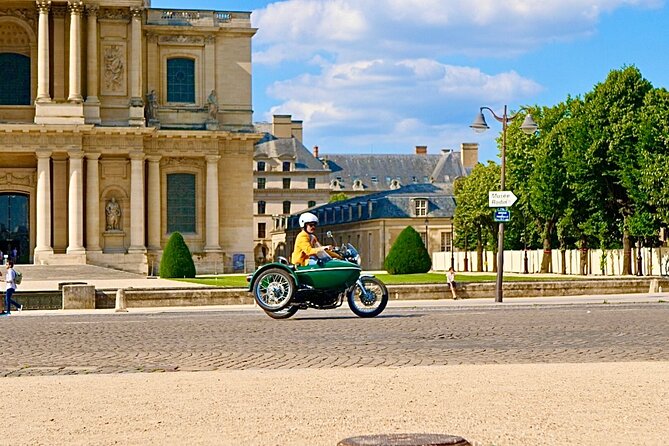 Paris: Private Vintage Sidecar Tour with Pick-Up at your Hotel - Catacombs and Trocadéro viewpoints: what to expect in 5 minutes