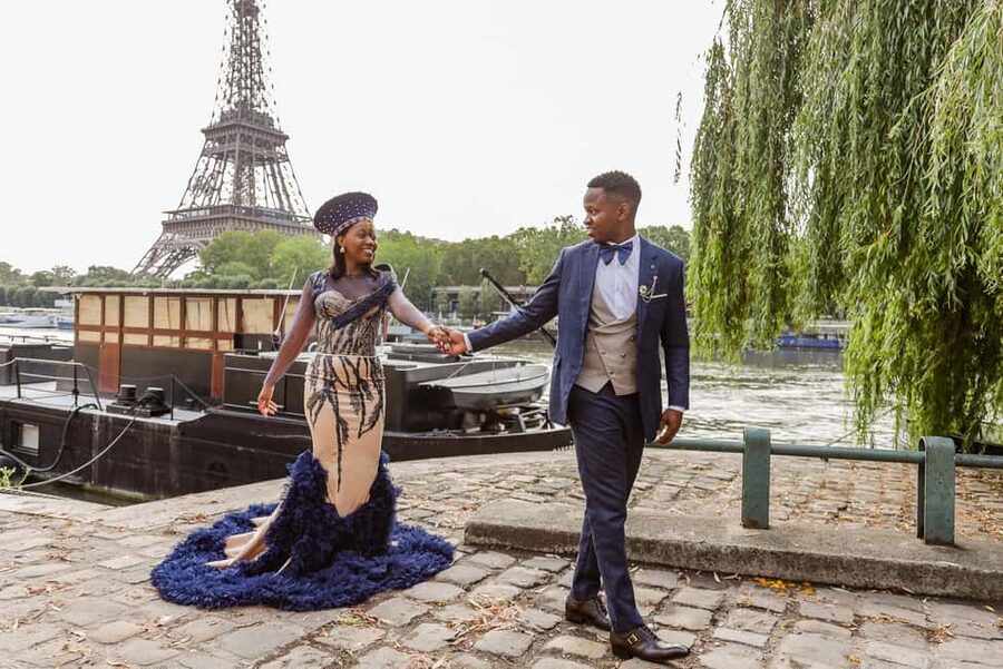 Paris: Professional Photoshoot - Posing help that keeps you feeling natural