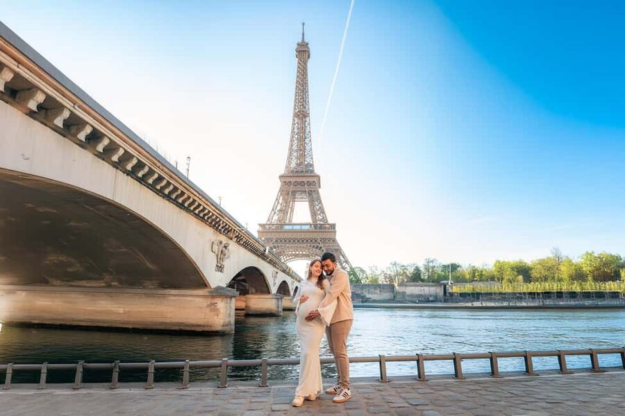 Paris: Professional Photoshoot with the Eiffel Tower - Delivery in 48 hours: what you should plan for