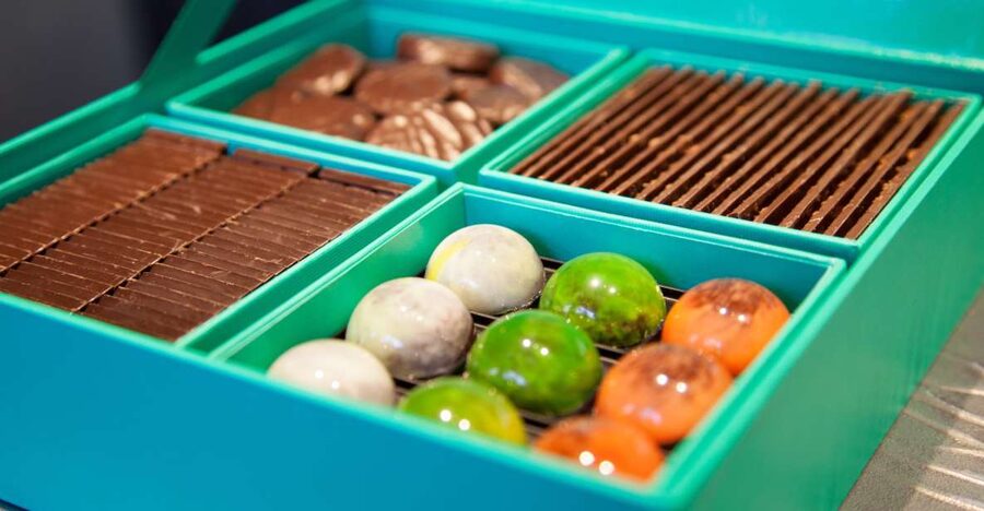 Paris: Pure Chocolate Walking Tour - How the 5 Chocolatier Stops Work (And Why That Structure Matters)