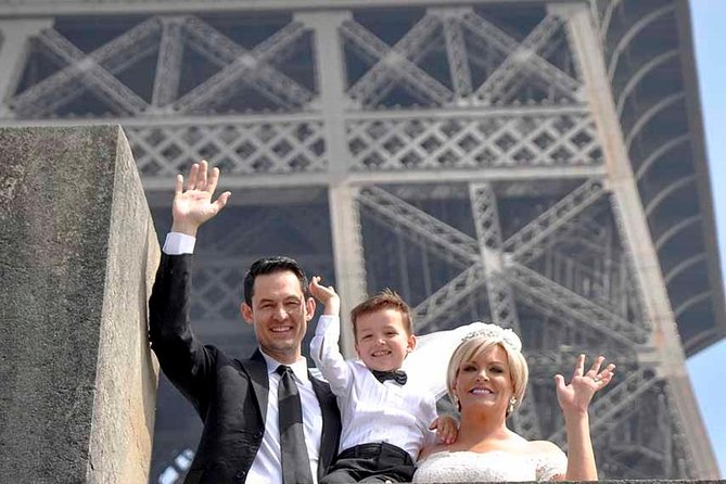 Paris Renew Your Wedding Vows Experience with Professional Photographer - Photos and Optional Video: What You’ll Actually Get