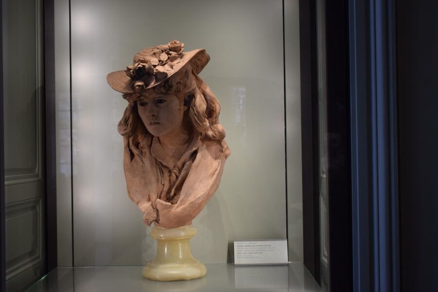 Paris: Rodin Museum Guided Tour with skip-the-line tickets - French gardens at Musée Rodin: angles, pauses, and more sculpture