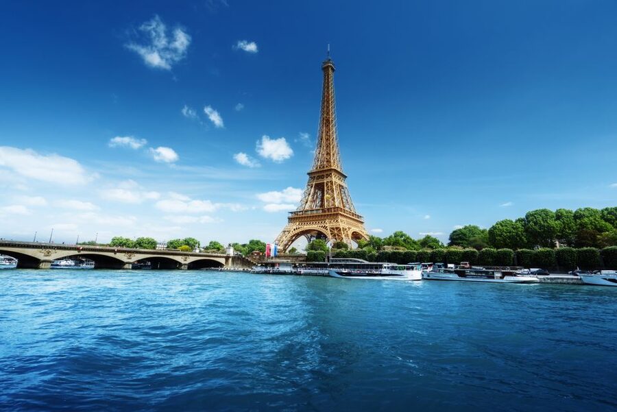 Paris: Romantic Cruise with 3-course Dinner on Seine River - Key things that make this cruise worth it