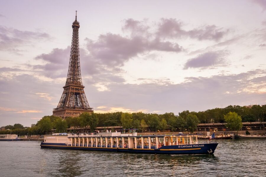 Paris: Romantic Cruise with 3-course Dinner on Seine River - Should you book it?