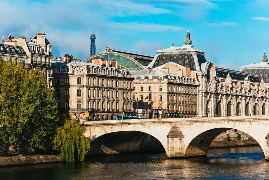 Paris: Romantic Cruise with 3-course Dinner on Seine River - The 3-course dinner: French cooking paced for the night