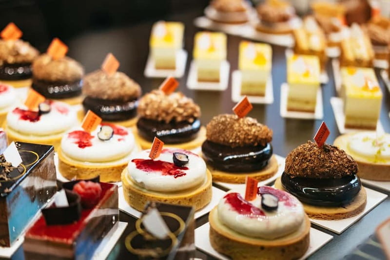 Paris: Saint Germain des Prés Guided Foodie Walking Tour - Café Les Deux Magots and Café de Flore: Icon Stops Without the Museum Feel