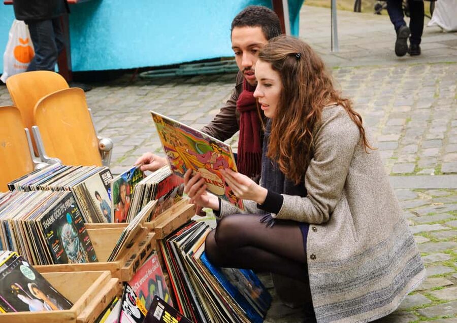 Paris: Saint Ouen Flea Market Guided Tour - Key things that make this tour worth your time