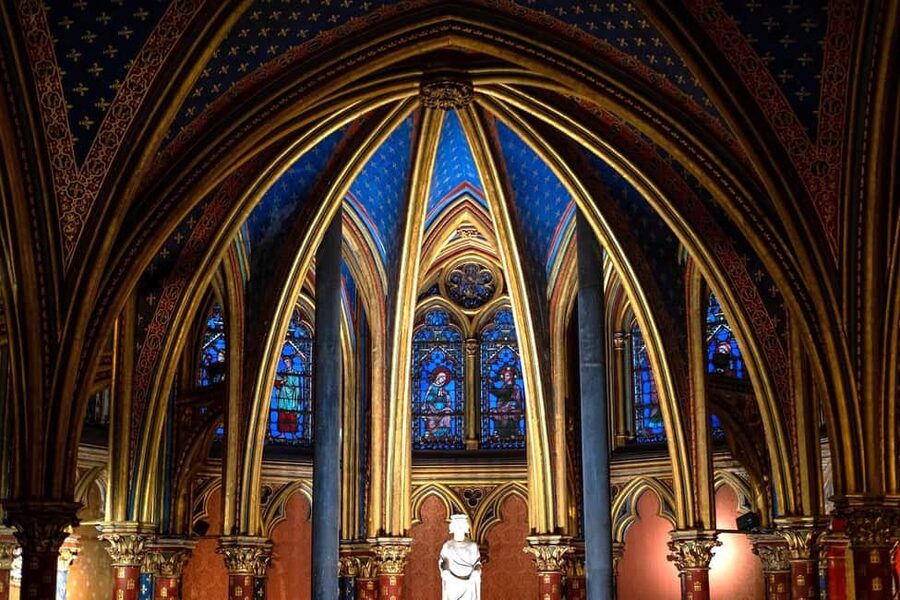 Paris: Sainte-Chapelle, Conciergerie, Notre Dame Guided Tour - Sainte-Chapelle’s stained glass: how to look like you understand it