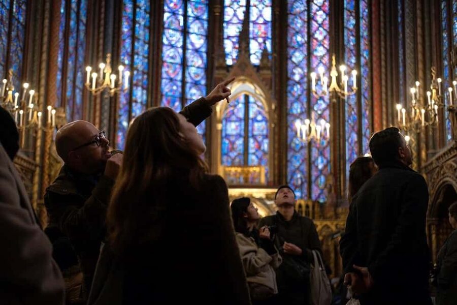 Paris: Sainte-Chapelle, Conciergerie, Notre Dame Guided Tour - Conciergerie: royal palace rooms and revolutionary prison stories