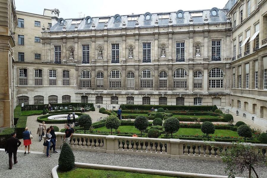 Paris Secret Gardens 1.30 hour long Walking Tour - The real story: Paris’s 400 gardens, parks, and woodland