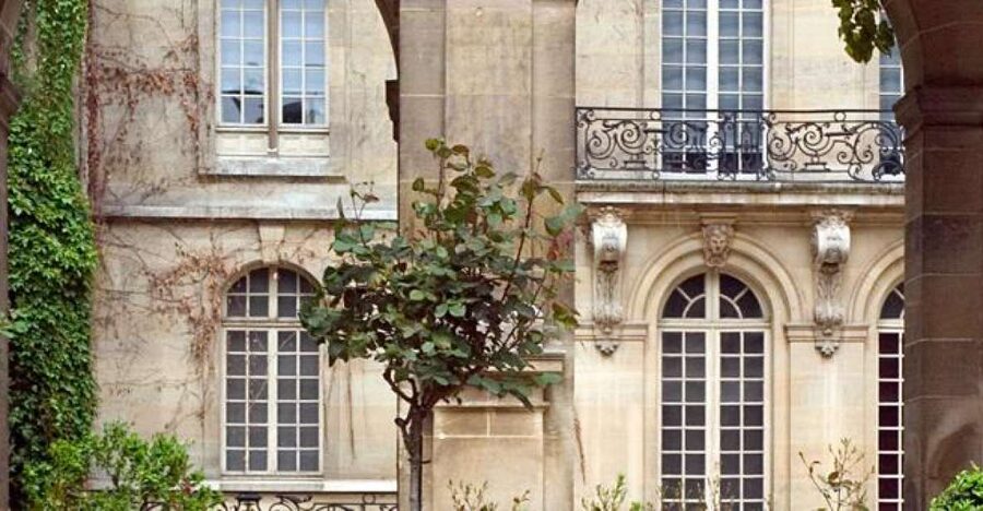 Paris Secret Gardens 1.30 hour long Walking Tour - Price and value: $82 for a garden story walk
