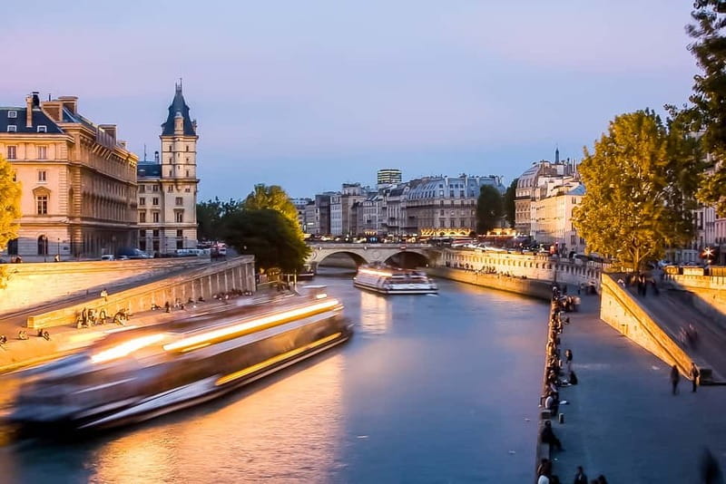 Paris: Seine Cruise & Crepe Tasting near the Eiffel Tower - The Crêpe Bonus at Trocadéro: Timing and Finding It