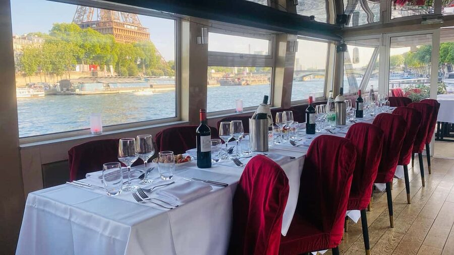Paris: Seine Dinner Cruise from Eiffel Tower/Liberty Statue - What You Get for $96: Dinner Plus a Real River Evening