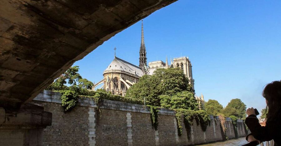 Paris: Seine River and Canal Saint-Martin Cruise - Along the Seine: Notre-Dame, Tuileries Garden, and Pont des Arts from water level