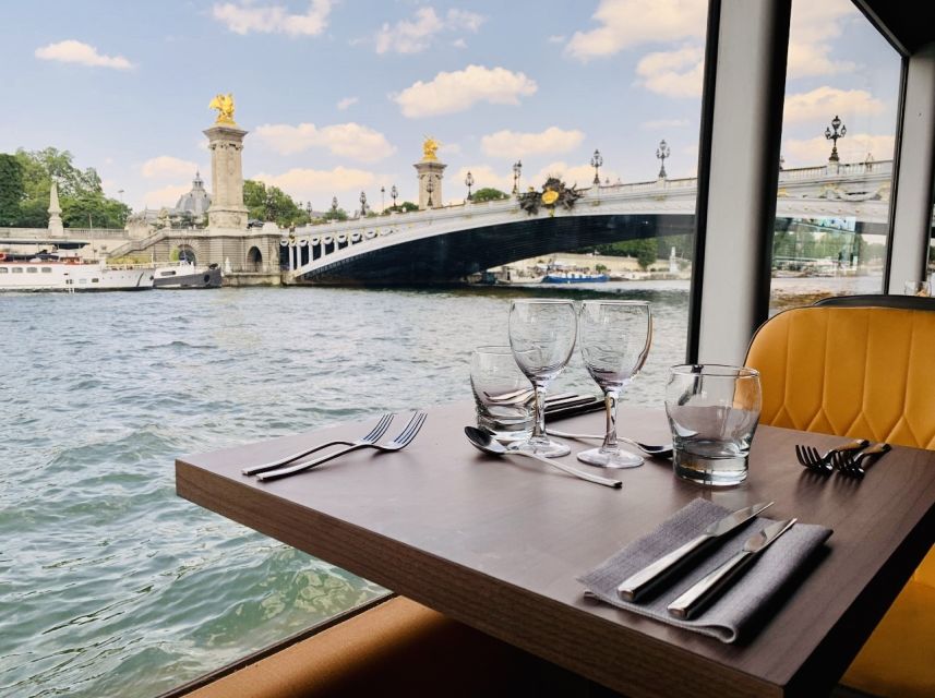 Paris: Seine River Bistronomic Dinner Cruise - Alexandre III Bridge to your table: why this start matters