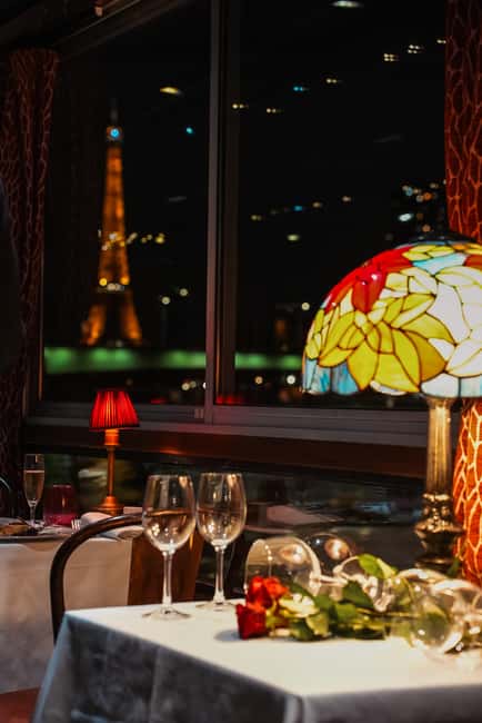 Paris: Seine River Cruise with 3-Course Dinner & Live Music - Maxim’s-style dinner: 3 courses that actually match the mood