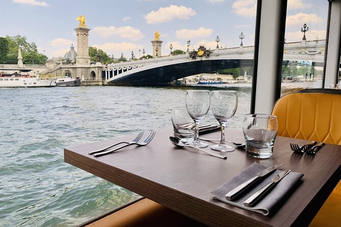 Paris Seine River dinner cruise from Alexandre III bridge - Key highlights worth knowing