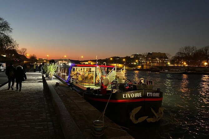 Paris Seine River dinner cruise from Alexandre III bridge - Two departure times: when you’ll actually see the Eiffel Tower glow