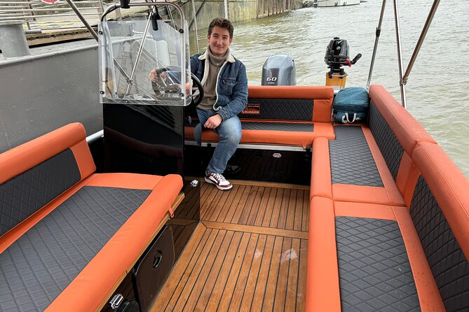 Paris Seine River Private or Shared Boat Tour - Shared or private on a small boat: why the price can make sense
