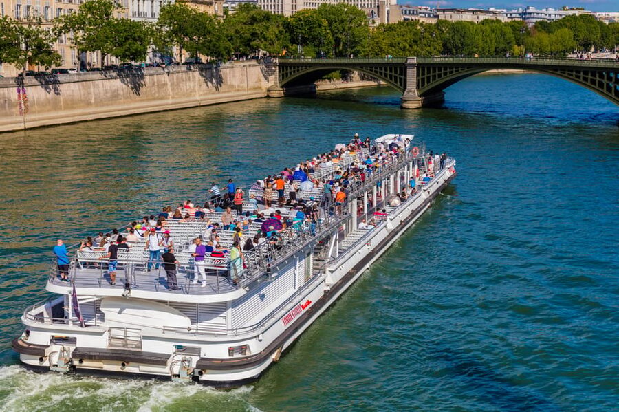 Paris: Seine River Sightseeing Cruise by Bateaux Mouches - The 1 Hour 10 Minute Route That Hits Paris in One Shot